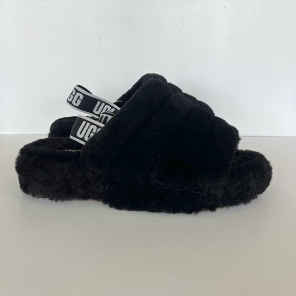 UGG Women’s Fluff Yeah Sheepskin Open Toe Slipper Slide in Black/White, size 9 - Picture 2 of 13